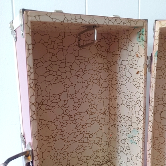 Vintage Doll Traincase - Picture 10 of 13
